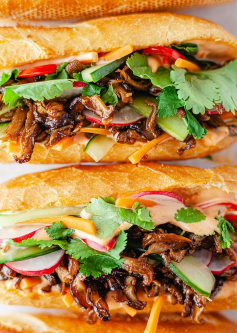 Veggie Bahn Mi Sandwich, Mushroom Banh Mi, Vegetarian Cafe Food, Vegetarian Sous Vide Recipes, Vegan Ban Mi, Bahn Mi Vegan, Vegetarian Bahn Mi Sandwich, Banh Mi Vegetarian, Vegetarian Banh Mi