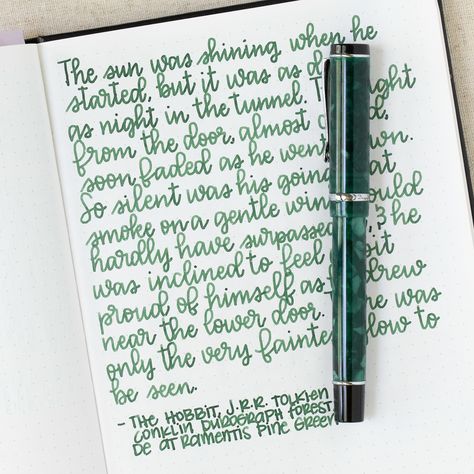 Ink review of De Atramentis Pine Green. Green Fountain Pen Ink, Ink Journal, Handwriting Inspiration, Fountain Pens Calligraphy, Writing Checks, Handwriting Examples, Bullet Journal Banner, Beautiful Handwriting, Nice Handwriting