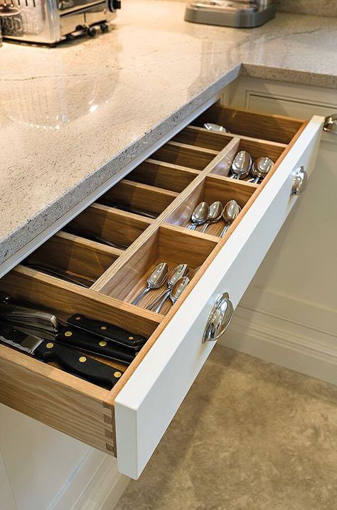 Tom Howley 5 Built In Cutlery Drawer, Built In Organization Kitchen, Wide Drawers Kitchen, Wide Kitchen Drawers, Organised Drawers, Kitchen Organization Drawer, Home Kitchen Organization, Kitchen Cutlery Storage, Tom Howley Kitchens