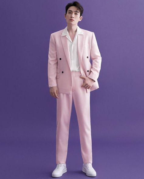 Pink Outfit Men Formal, Campy Mens Fashion, Korean Suit Men, Pink Male Outfit, Pastel Outfit Men, Prom Men Outfit, Pink Suit Men, Korean Outfits Men, Formal Boys Outfit