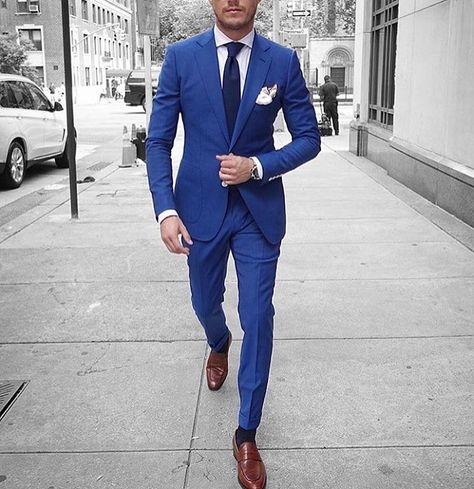 See this Instagram photo by @menwithclass • 40.1k likes Blue Suit Tie, Blue Suit Outfit, Best Suits For Men, Royal Blue Suit, Suit Combinations, Colored Shoes, Blue Suit Men, Blue Suit Wedding, Mens Trendy Outfits