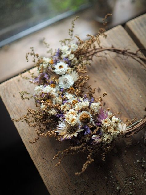 Dried Floral Wreaths, Everlasting Bouquet, Dried Flowers Diy, Dried Flower Wreaths, Everlasting Flowers, Mini Wreaths, Hanging Flower, Forever Flowers, Pressed Flower Art