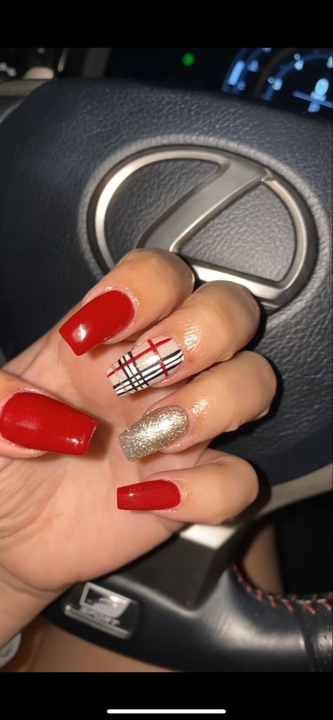 Red And Gold Plaid Nails, Red Nails With Plaid Accent, Christmas Nails 2023 Plaid, Plaid Nail Art Christmas, Red Burberry Nails, Nails With Gold Glitter Accent, Red Plaid Nails, Acrylic Nails With Gold, Dec Nails