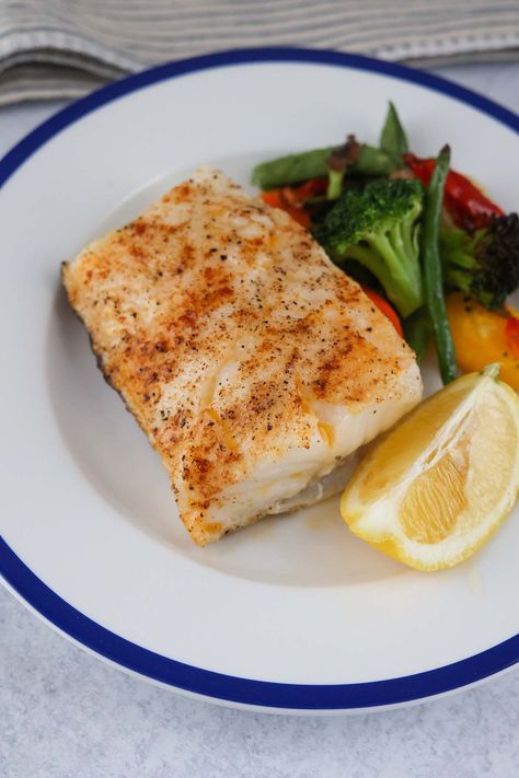 Baked Chilean Sea Bass Baked Bass Fish Recipes, Stripped Bass Recipes Baked, Sea Bass Recipes Healthy Baked Fish, Oven Baked Sea Bass Recipes, Easy Chilean Sea Bass Recipe, Broiled Sea Bass Recipes, Keto Sea Bass Recipe, Chilean Sea Bass Recipe Oven, Best Chilean Sea Bass Recipe