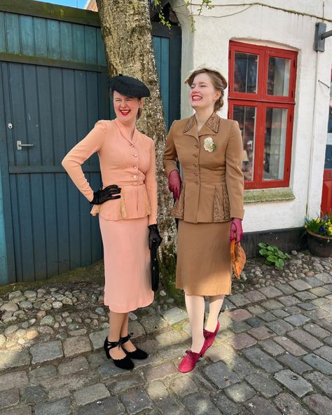 New Look Vintage Outfits, paired with my 1940s/1950s inspired pumps, Esther and Alma👠 1940s Day Wear, 1940s Travel Fashion, 1940s Fashion Women Outfits, 1940s Inspired Fashion, 1940s Aesthetic, Classic Costumes, 1920s Inspired Dresses, 1940s Fashion Women, 50s Skirt