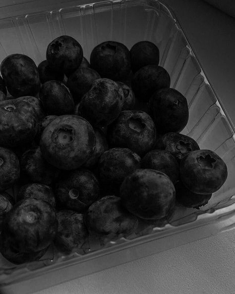 Food Black Aesthetic, Low Exposure, Black Food, Dark Paradise, Gray Aesthetic, Classy Aesthetic, Black And White Aesthetic, White Aesthetic, Black Aesthetic