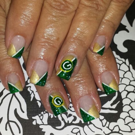 Gel nails green bay packers nail art Greenbay Packer Nails, Green Bay Packers Nail Art, Packers Nails, Gel Nails Green, Green Bay Packers Nails, Packer Nails, Black Sparkle Nails, Nfl Nails, Basketball Nails