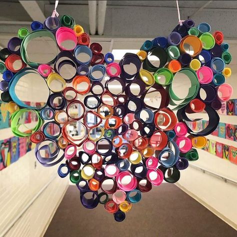 @amymcreynolds on Instagram: "BE STILL MY HEART❣️ THRILLED WITH THESE QUILLED HEARTS❣️❣️❣️ Several years ago my early finishers in first grade worked collaboratively to create these quilled hearts. I now have them hanging outside my classroom door and they still look as good as new. 😍 I had laminated hearts that the students used to keep the quilled heart shape in mind as they worked. They glued quilled pieces together side-to-side, but inevitably some glue would drip down to the bottom. The la Quilled Hearts, Summer Camp Art, Mathematics Art, Be Still My Heart, Collaborative Art Projects, Recycled Art Projects, Quilled Paper Art, Kids Art Class, Mobile Art