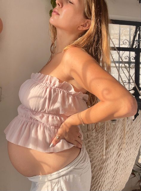 Pregnant Belly Plus Size, Four Months Pregnant Belly, Pregnancy 7 Months, 5 Months Pregnant Outfits, 5 Month Pregnant Belly, 5 Months Pregnant Belly, 2 Months Pregnant Belly, 6 Months Pregnant Belly, 6 Month Pregnant