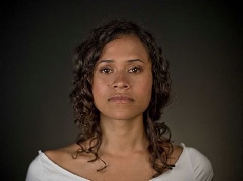 Angel Coulby Angel Coulby, Merlin Fandom, Merlin Cast, Bbc Tv Series, Katie Mcgrath, Stylish Haircuts, Tv Actors, Hey Girl, Dragon Age