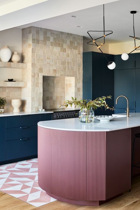 Fluted Paneling: Everything You Need to Know About This Popular Interior Trend Bespoke Kitchen Design, Frameless Cabinets, London Kitchen, Popular Kitchens, Bright Kitchens, Zellige Tile, Kitchen Design Trends, Kitchen Cabinet Colors, Pink Kitchen