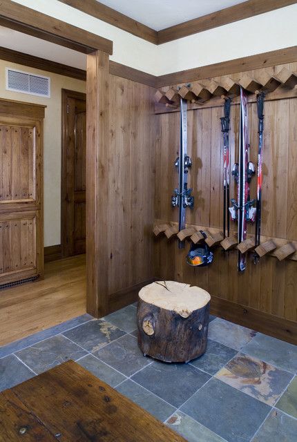 Ski room - Rustic - Entry - New York - by Tek Design Inc. | Houzz Ski Storage Ideas Mud Rooms, Ski Mudroom Ideas, Ski Condo Decor Interior Design, Ski Mudroom, Cabin Mud Room, Ski Condo Decor, Modern Ski Home, Modern Ski Chalet, Outdoor Gear Storage