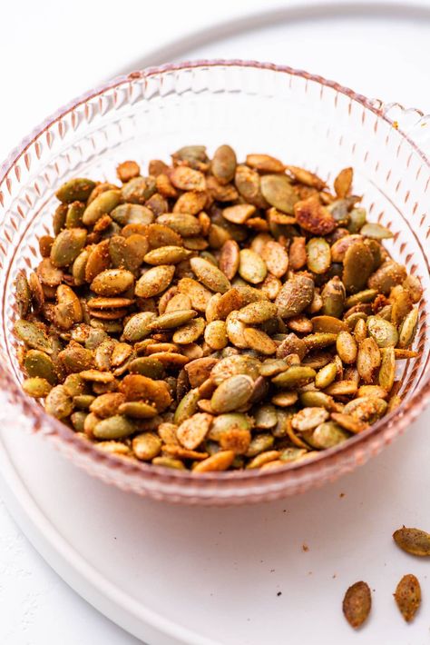 Spiced Pumpkin Seeds Recipe, Toasted Pepitas, Spiced Pumpkin Seeds, Roasted Pepitas Seeds, Toasted Pepitas Recipe, Family Gathering Food, Homemade Pumpkin Seeds, Healthy Mix, Pumpkin Seed Recipes