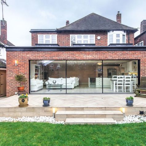 Single Storey Rear Extension Flat Roof Lantern, Red Brick House Extension, Red Brick Extension, Modern Extension On Old House, Double Storey Rear Extension, Mobile Home Bedroom, Extension Exterior, Veranda Ideas, Brick Extension