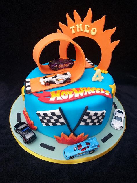 Cake With Cars, Hot Wheels Invitations, Wheels Cake, Bolo Hot Wheels, Hot Wheels Cake, Wheel Cake, Hotwheels Birthday Party, 5th Birthday Cake, Hot Wheels Party