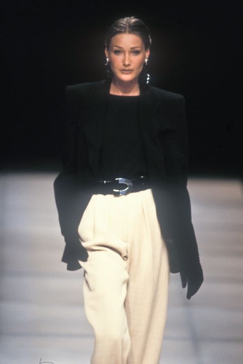 Giorgio Armani Runway, Armani Runway, Armani Fashion, 90s Runway Fashion, Vintage Runway, Corporate Fashion, Wardrobe Tips, Outfits Chic, Nice Style