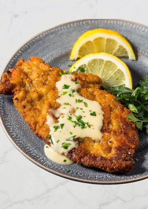 German Chicken, Pan Fried Noodles, Schnitzel Recipes, Making Fried Chicken, Chicken Schnitzel, Diner Recept, Minestrone, Pizza Party, Chicken Dishes Recipes