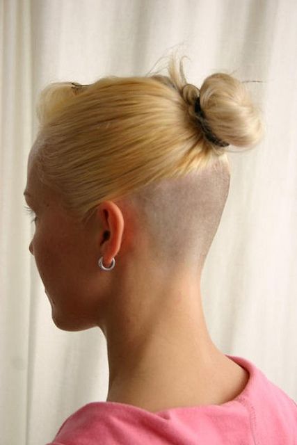 Badass Haircut, Side Quiff, Side Cut Hairstyles, Undercut Hair, Hair Content, Shaved Head Women, Half Shaved Hair, Nape Undercut, Pompadour Hairstyle