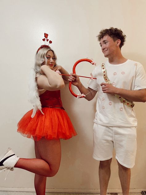 Cupid Costume Couple, Cupid Costume, Halloween Parejas, Couples Halloween Outfits, Cute Couple Halloween Costumes, Trendy Halloween Costumes, Costume Themes, Trendy Halloween, Cute Halloween Costumes