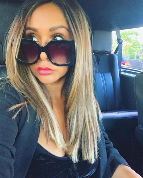 Snooki Hair, Snooki Jwoww, Nicole Snooki, Lighter Hair, Credit Tips, Good Hair Day, Ombre Hair, Hair Day, Square Sunglasses Women