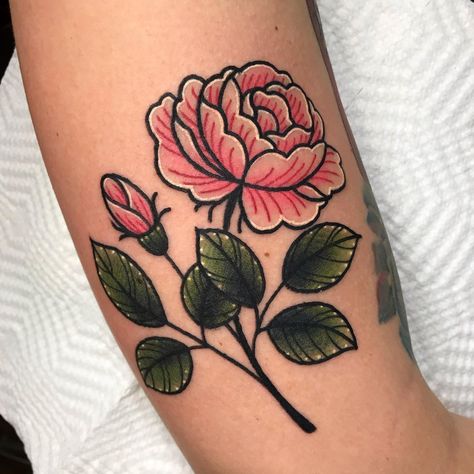 English Rose Tattoo, Tatoo 3d, Boys With Tattoos, Ray Tattoo, Traditional Tattoo Flowers, Traditional Tattoo Art, Tattoo Portfolio, Aesthetic Tattoo, English Rose