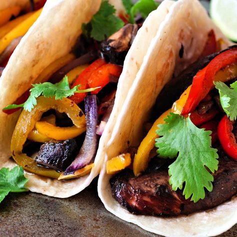 Speedy Portobello Fajitas - recipe from MyNetDiary Portobello Fajitas, Fajita Seasoning Mix, Fajita Recipe, Fajita Seasoning, Portobello Mushroom, Stuffed Sweet Peppers, Flour Tortillas, Seasoning Mixes, Portobello