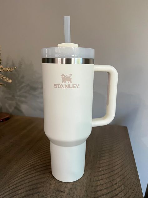 Water Smoothies, Stanley Water Bottle, Stanley Products, Trendy Water Bottles, Coffee Smoothie, Vacuum Insulated Water Bottle, Stanley Quencher, Cute Cups, Tea Or Coffee