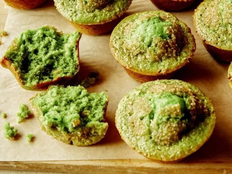 Green Smoothie Muffins, Smoothie Muffins, Green Muffins, Measuring Flour, Turbinado Sugar, Healthy Smoothie, Muffin Tins, Kitchen Food, Green Smoothie