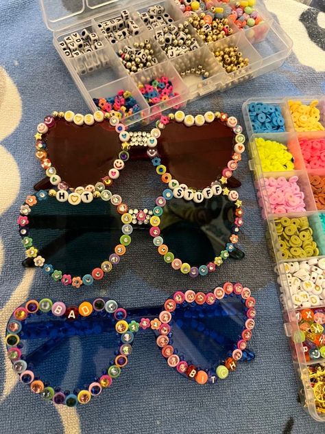 Sunglasses Beads, Craft Sunglasses, Beaded Sunglasses, Fun Sleepover Ideas, Sleepover Things To Do, Friend Activities, Summer Fun List, Diy Crafts To Do, Craft Night