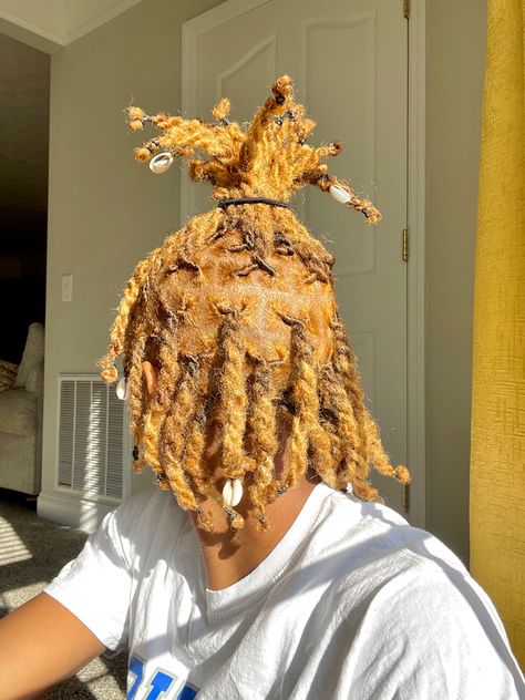 Honey Blonde Locs Men, Honey Blonde Dreads Men, Dread Dye Ideas Men, Dyed Locs Men, Honey Brown Locs, Honey Blonde Locs, Female Locs, Locs Colors, Locs Men