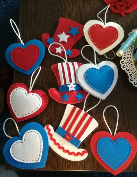 Patriotic Christmas Ornaments Diy, 4th Of July Felt Crafts, Red White And Blue Crafts, Summer Ornaments, Felt Patterns Free, Patriotic Christmas Ornaments, Christmas Ornaments Decor, Crafts Christmas Ornaments, Grub Hub