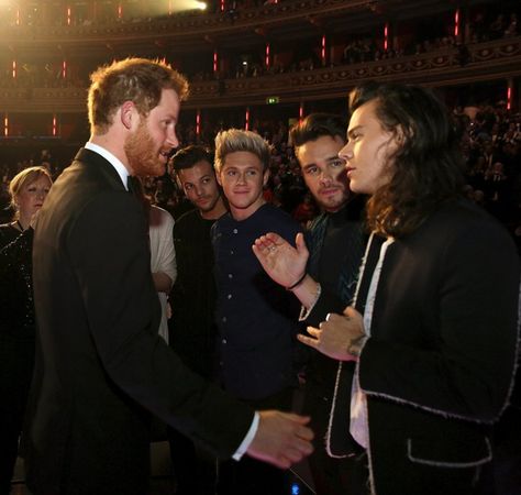 Pin for Later: The Best Pictures of the British Royals in 2015 When Prince Harry Collided With the Boys of One Direction Harry Styles Hair, Princ Harry, Prince Hair, Principe Harry, Royal Albert Hall, Perrie Edwards, Harry Edward Styles, Edward Styles, Variety Show