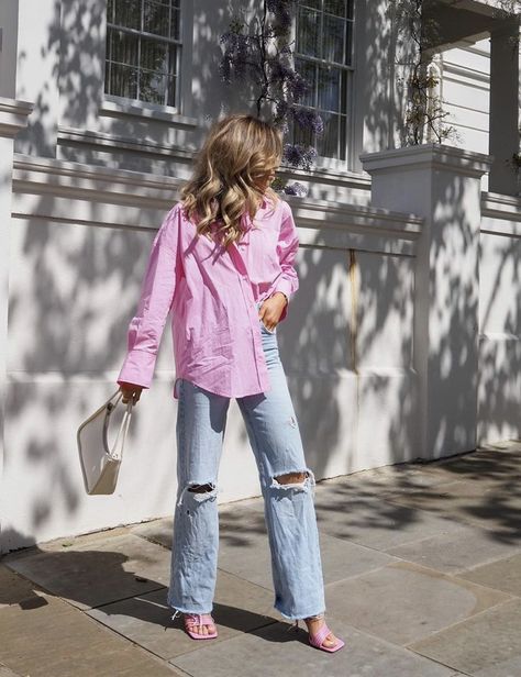 Pink Cotton Shirt Outfit, Pink Poplin Shirt Outfit, Light Pink Button Up Shirt Outfit, Pink Oversized Shirt Outfit, Pink And White Striped Shirt Outfit, Poplin Shirt Outfit, Persian Street Style, White Striped Shirt Outfit, Pink Shirt Outfit