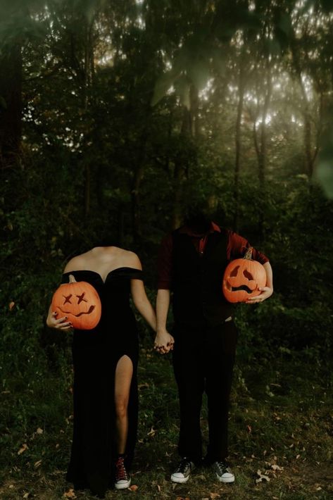 Creative Pumpkin Head Couples Photoshoot IdeasCapture the spooky season with a fun and creative pumpkin head couples photoshoot. Perfect for adding a unique twist to your Halloween memories! 🎃📸✨ #PumpkinHead #CouplesPhotoshoot #HalloweenInspiration #SpookySeason #CreativePhotography Pumpkin Head Bride And Groom, Spooky Season Couple Pictures, Engagement Photos Spooky, Photoshoot Man And Woman, Spooky Halloween Couple Photoshoot, Halloween Engagement Photos, Spooky Engagement Photos, Halloween Engagement Pictures, Engagement Photos Dark