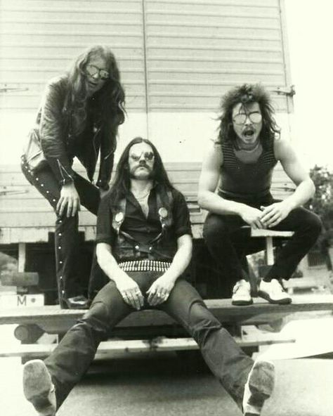 MOTÖRHEAD . . . . #motorhead #lemmykilmister #lemmy #lemmyisking #philtyanimal #philtaylor #metalhead #metal #metalmusic #heavymetal #hardrock #80s #90s #70s #oldies #goldies #oldiesbutgoldies #goldenera #goldenrockera #rockandroll #rocknroll Eddie Clarke, Lemmy Motorhead, The Scorpions, Lemmy Kilmister, Metal T Shirts, Judas Priest, Mötley Crüe, Heavy Metal Bands, Metal Music