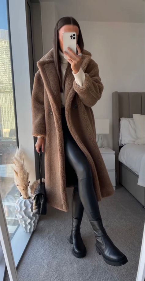 Oversized Coat Outfit, Chicago Outfit, Stylish Winter Outfits, Europe Outfits, Winter Fashion Outfits Casual, Cozy Winter Outfits, Cold Outfits, Brown Coat, Fashion Mistakes