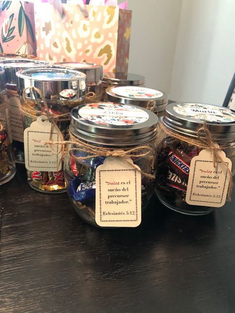 Jw Pioneer School Gift Ideas 2023, Simple Appreciation Gifts, Chocolate Jar Gift Ideas, Assembly Gift Ideas Jw, Jw Pioneer Gift Ideas, Pioneers Jw Gifts Ideas, Gifts For Pioneers Jw, Jw Elder Gifts Ideas, Pioneer Party Ideas Jw