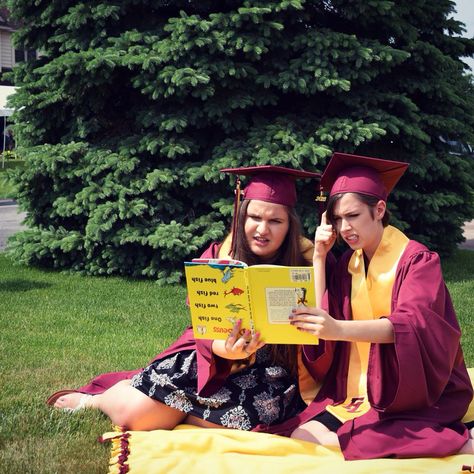 Funny Graduation Photoshoot, Funny Senior Photos, Funny Grad Pics, Funny Grad Photos, Funny Graduation Photos, Funny Graduation Pictures, Funny Photoshoot, High School Graduation Photos, Funny Senior Pictures