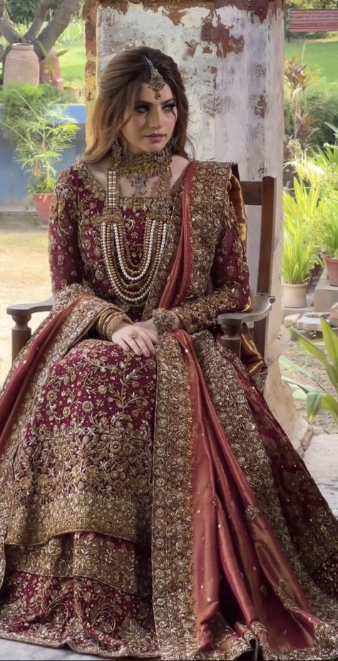 Bridal Sharara Pakistani Red, Red Bridal Lehenga Pakistani, Velvet Pakistani Dress, Dupatta Designs, Embroidery Embellishments, Red Bridal Dress, Lehenga Designs Simple, Velvet Dress Designs, Latest Bridal Dresses