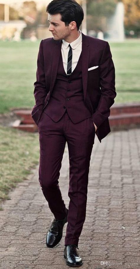 #ElPaso #Texas #Men #FormalWear #Tuxedo #Suit #ElegantPenguinFormalWear #915 #Suit #ElegantPenguin #bowtie #tie Stylish Suits For Men, Maroon Suit, Maroon Outfit, Mens Fashion Work, Burgundy Suit, Cheap Jacket, Stylish Suit, Hipster Mens Fashion, Prom Suits