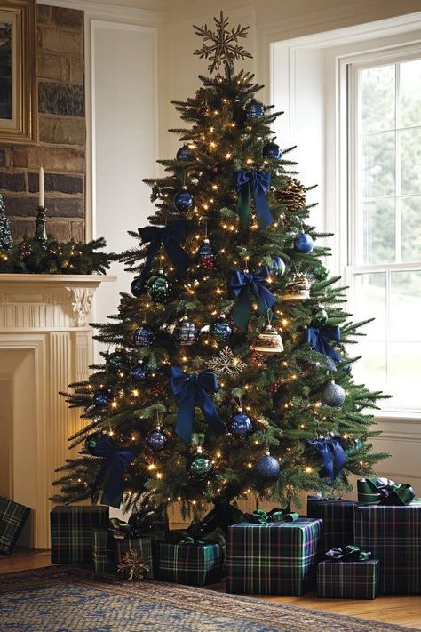 Navy And Brown Christmas Decor, Navy Blue Tree Christmas, Navy Blue And Green Christmas Decor, Brown And Blue Christmas Decor, Blue Brown Christmas Tree, Red And Navy Christmas Tree, Navy Christmas Decorations, Navy And Silver Christmas Decor, Blue Xmas Tree Decorating Ideas