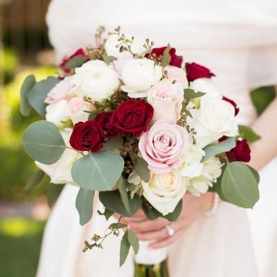 Red bridal bouquet with pink, white, and red roses, and some greenery | Savanna Lee Imagery | villasiena.cc Rosewood Flower Bouquet, Bridal Bouquet Red And White, Bridal Bouquet White, Red Bridal Bouquet, Villa Siena, Red Bouquet Wedding, Rose Bridal Bouquet, Bridal Bouquet Fall, Red Bouquet