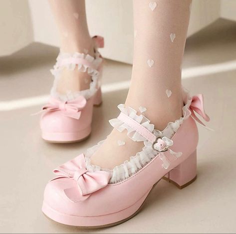 Shoes to buy Platform Heels Outfit, Shoes Kawaii, Pink Platform Heels, Preppy Women, Pink Platforms, Kawaii Shoes, Heels Outfits, Platform Mary Janes, Patent Shoes