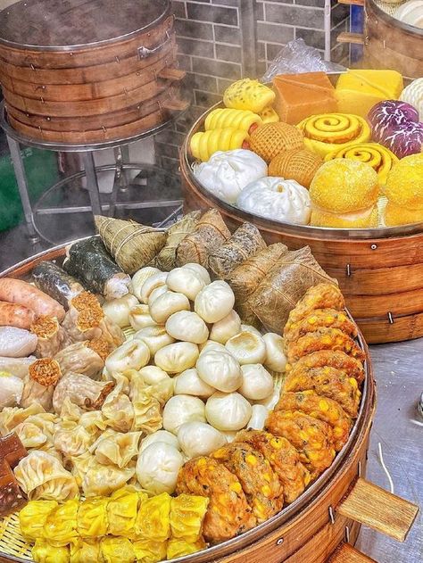 Chinese Street Food, Food Street, Food Obsession, Cafe Food, Interesting Food Recipes, Korean Food, Food Cravings, Chinese Food, Aesthetic Food