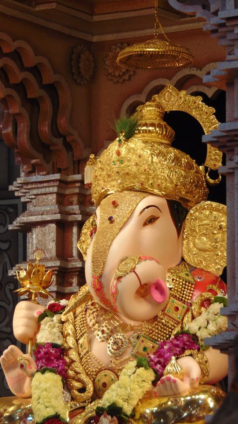 Ganesh 4k Wallpaper, Dagdusheth Ganpati Hd Wallpaper, Shri Ganesh Images Hd, Ganapati Murti, Ganapati Bappa Morya, Dagdusheth Ganpati, Happy Birthday Emoji, Mahakal Pic Ujjain, Ganesha God