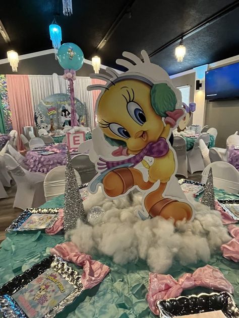 Looney Tunes Gender Reveal, Baby Looney Tunes Baby Shower Theme, Looney Tunes Baby Shower Ideas, Twins Baby Shower Theme, Twin Baby Shower Theme, Looney Tunes Party, Gender Reveal Baby Shower Themes, Baby Shower Party Themes, 2000s Baby