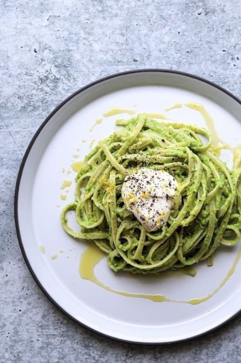 Italian Food Photography, Tagliatelle Pasta, Pea Pesto, Green Pasta, Pasta Fatta In Casa, Food Photography Tips, Pasta Shapes, Pesto Pasta, Perfect Food