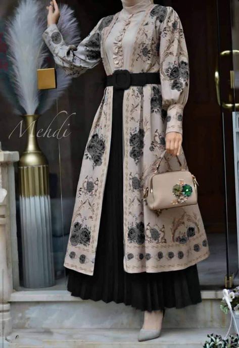 New Model Dress For Muslim, Batik Dress Modern Simple, Dress Batik Hijab, Dress Batik Modern Fashion Style, Dress Brokat Modern Simple, Batik Modern Fashion Style, Batik Simple, Dress Batik Modern, Mix And Match Outfits Hijab