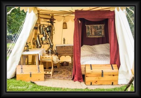 Medieval Tent, Alternative House, Viking Tent, Tent Hacks, Viking Camp, Medieval Furniture, Camping Inspiration, Campaign Furniture, Medieval Life