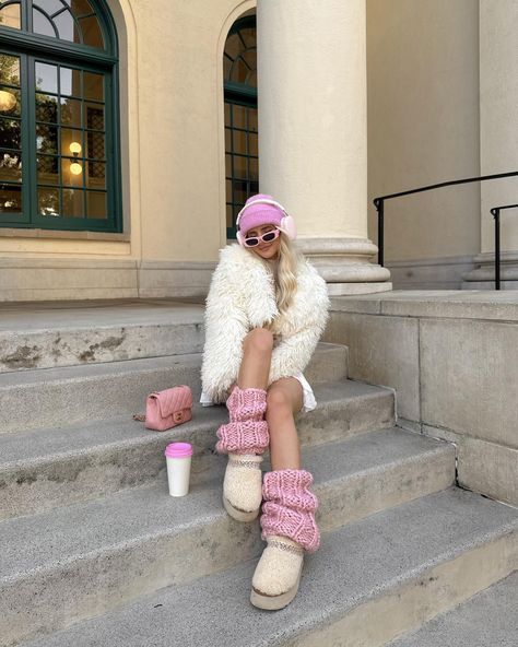 Aesthetic Boots Outfit, Faux Fur Jacket Outfit, Boots Outfit For Women, Uggs Tasman, Amsterdam Outfit, Uggs Outfits, Outfit With Uggs, Cute Thanksgiving Outfits, Thanksgiving Outfits